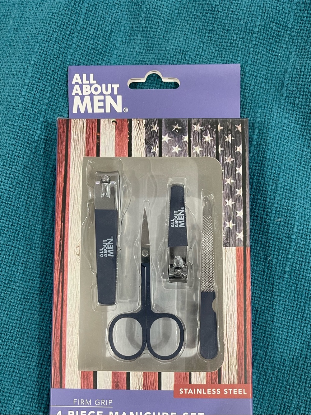 4-Piece Menβs Grooming Set - Navy